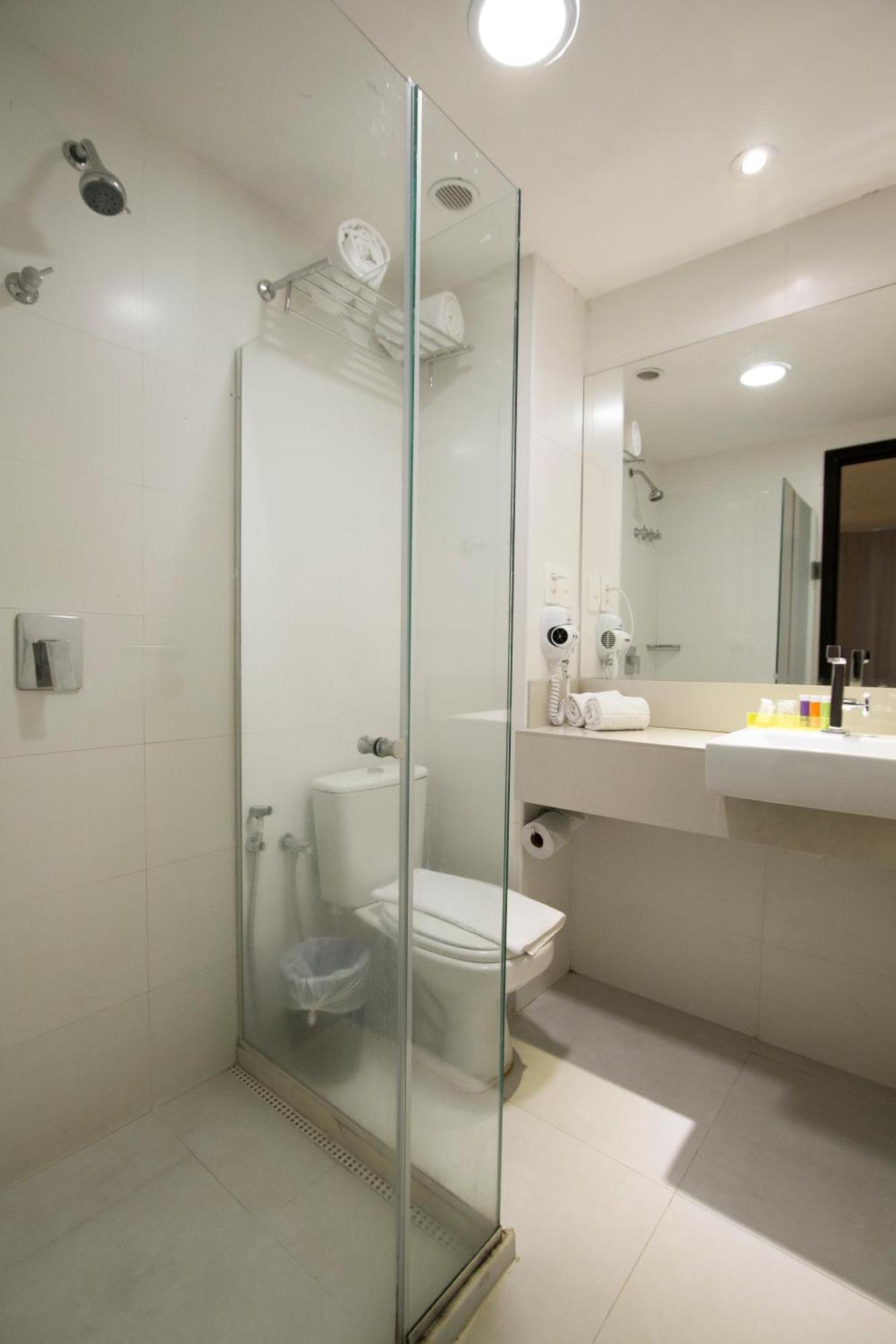 Quarto Deluxe com Cama de Casal ou 2 de Solteiro